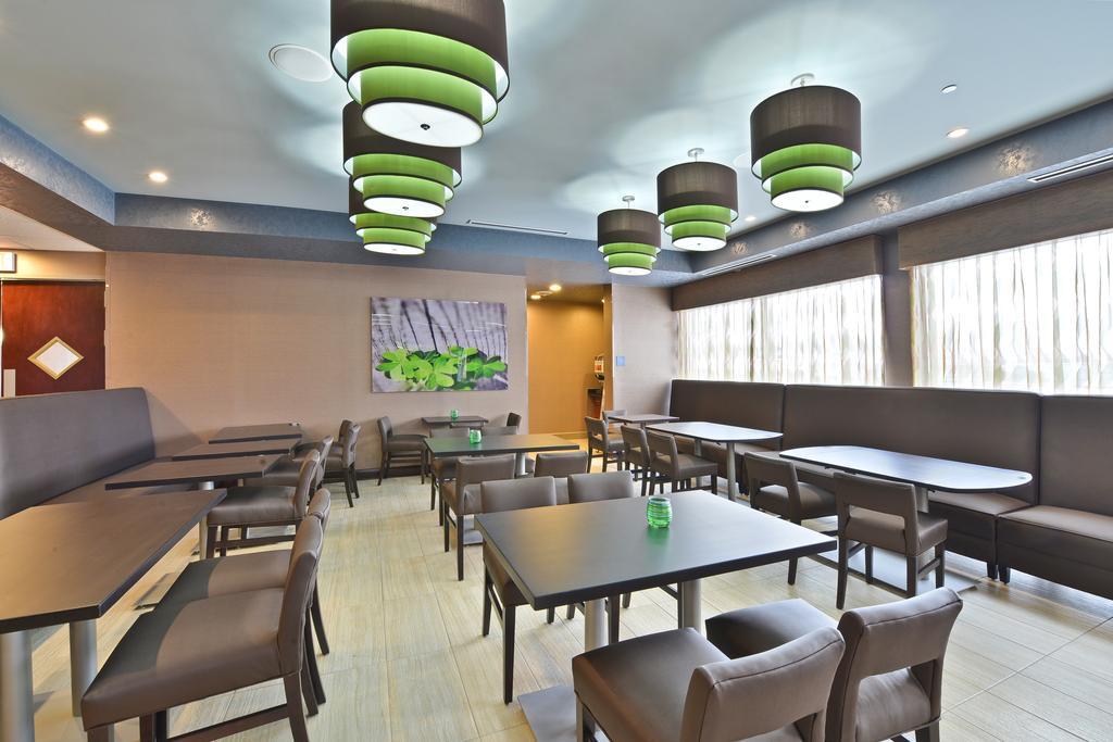 Wyndham Garden Elk Grove Village - O'Hare Exteriör bild